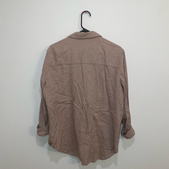 Universal Thread Button Up - Picture 2 of 4